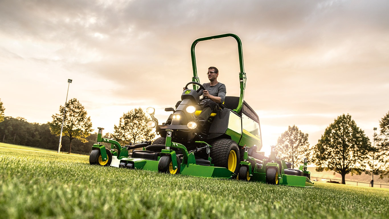 1600, Commercial Mowing, Series III, Wide-Area Mowers