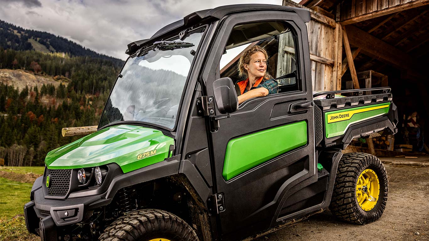 Úžitkové vozidlá Gator, XUV865M, moderná kabína