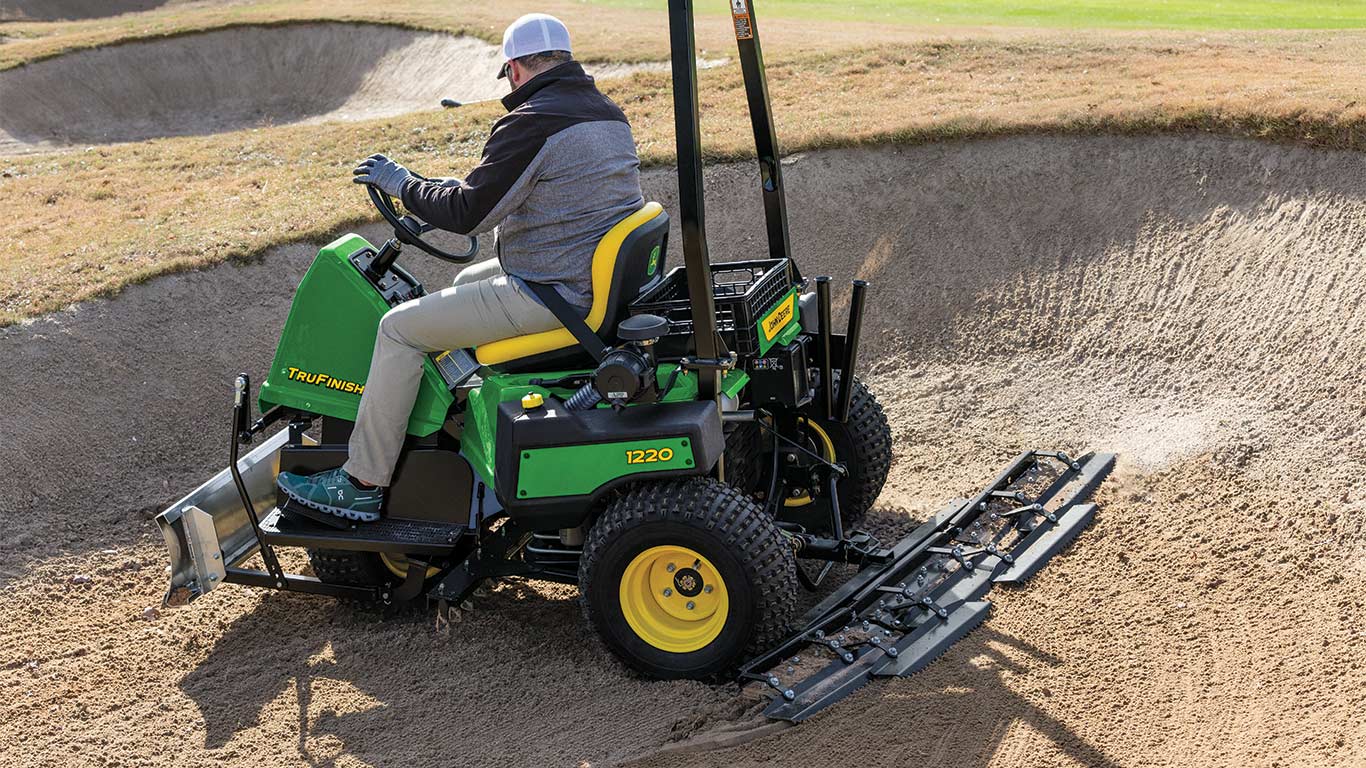 Bankrovačky, poľné, prevzdušňovače a kultivátory, golfové ihrisko, golf a šport