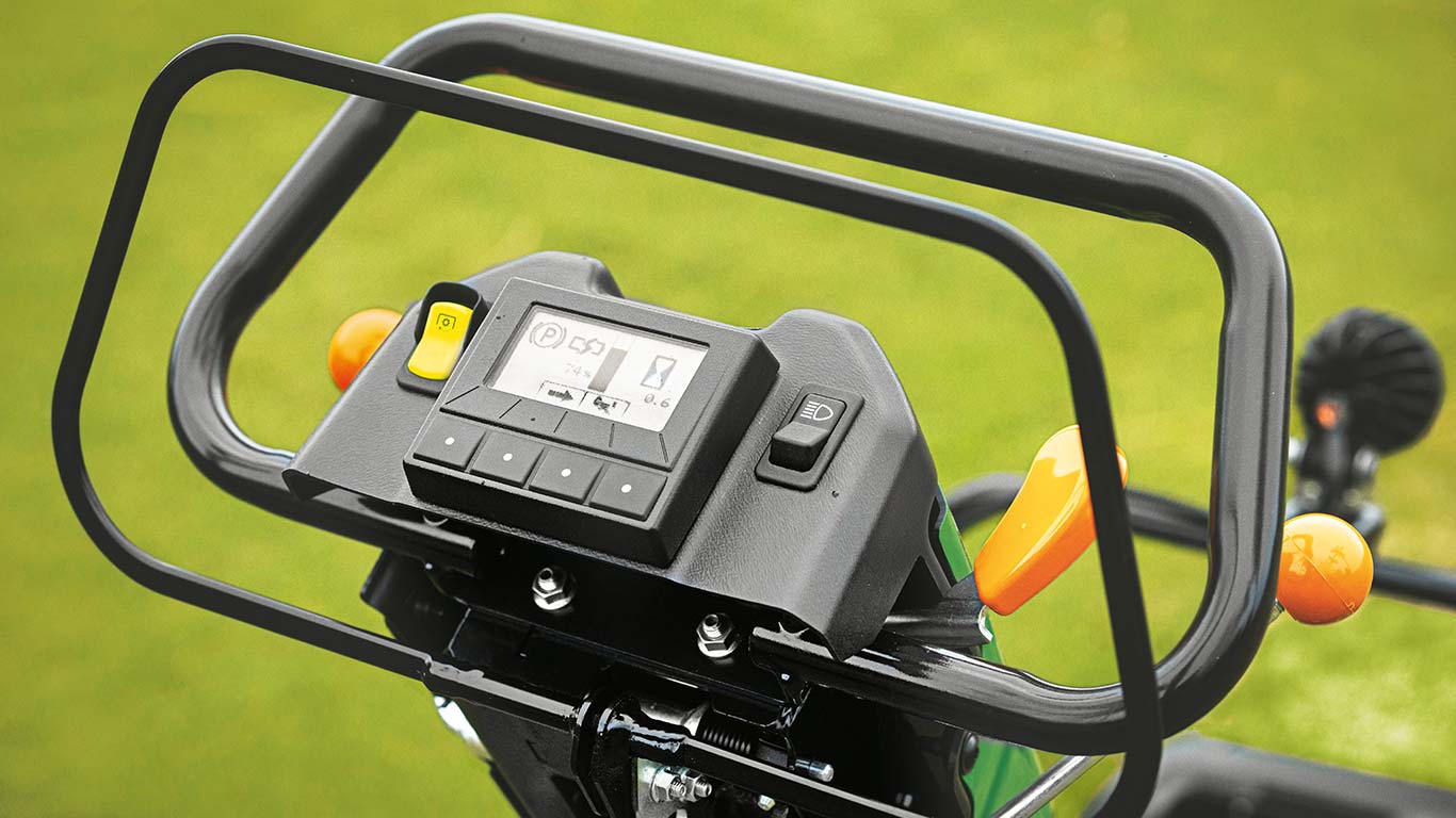 220SL, ovládanie obsluhou, štúdio, pojazdné a ručne vedené kosačky na greeny, golf a šport