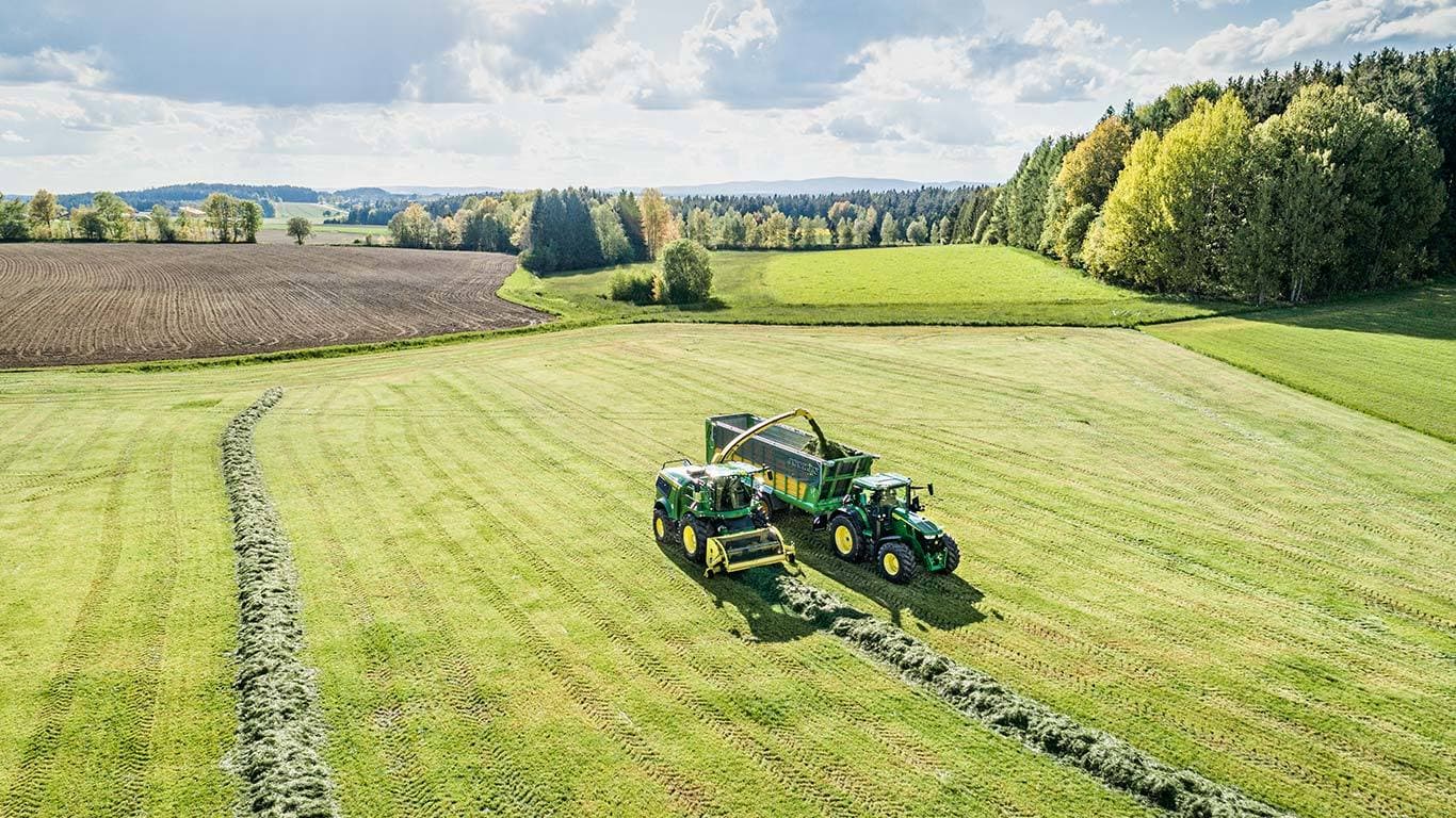 Samohybn&eacute; žacie stroje na krmivo.