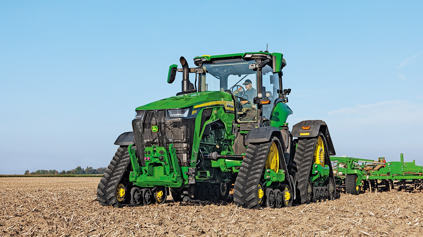 Jedinečné 4-pásové traktory 8RX