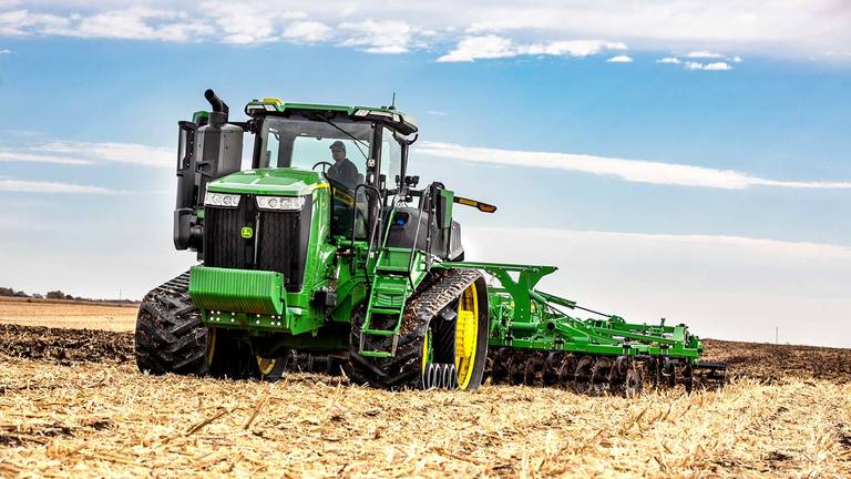 Traktor radu 9 l John Deere