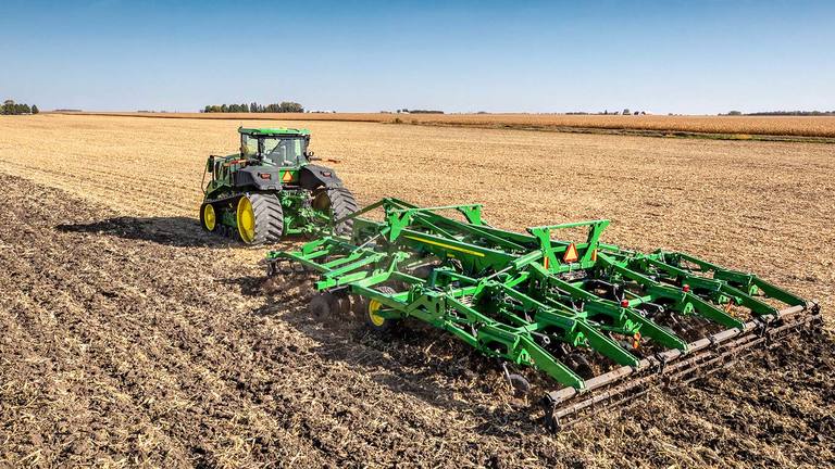 Traktor radu 9 l John Deere